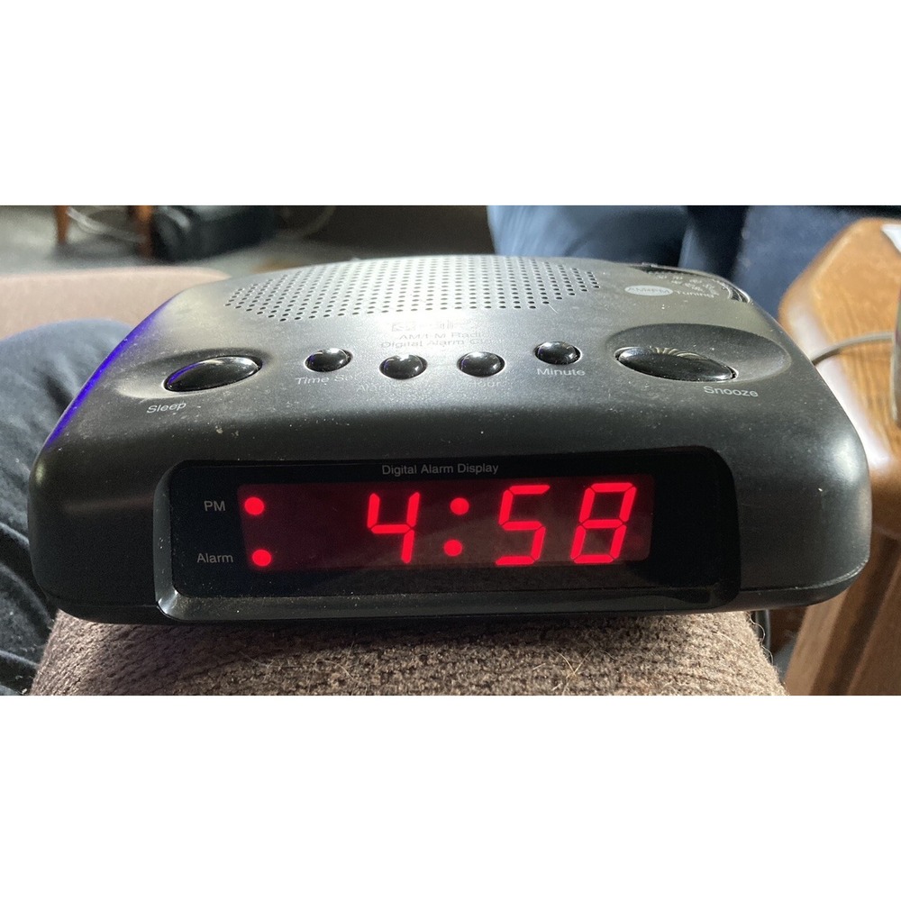 Genuine GPX (D501D) Gran Prix AM/FM Digital Clock Radio-Tested-Works